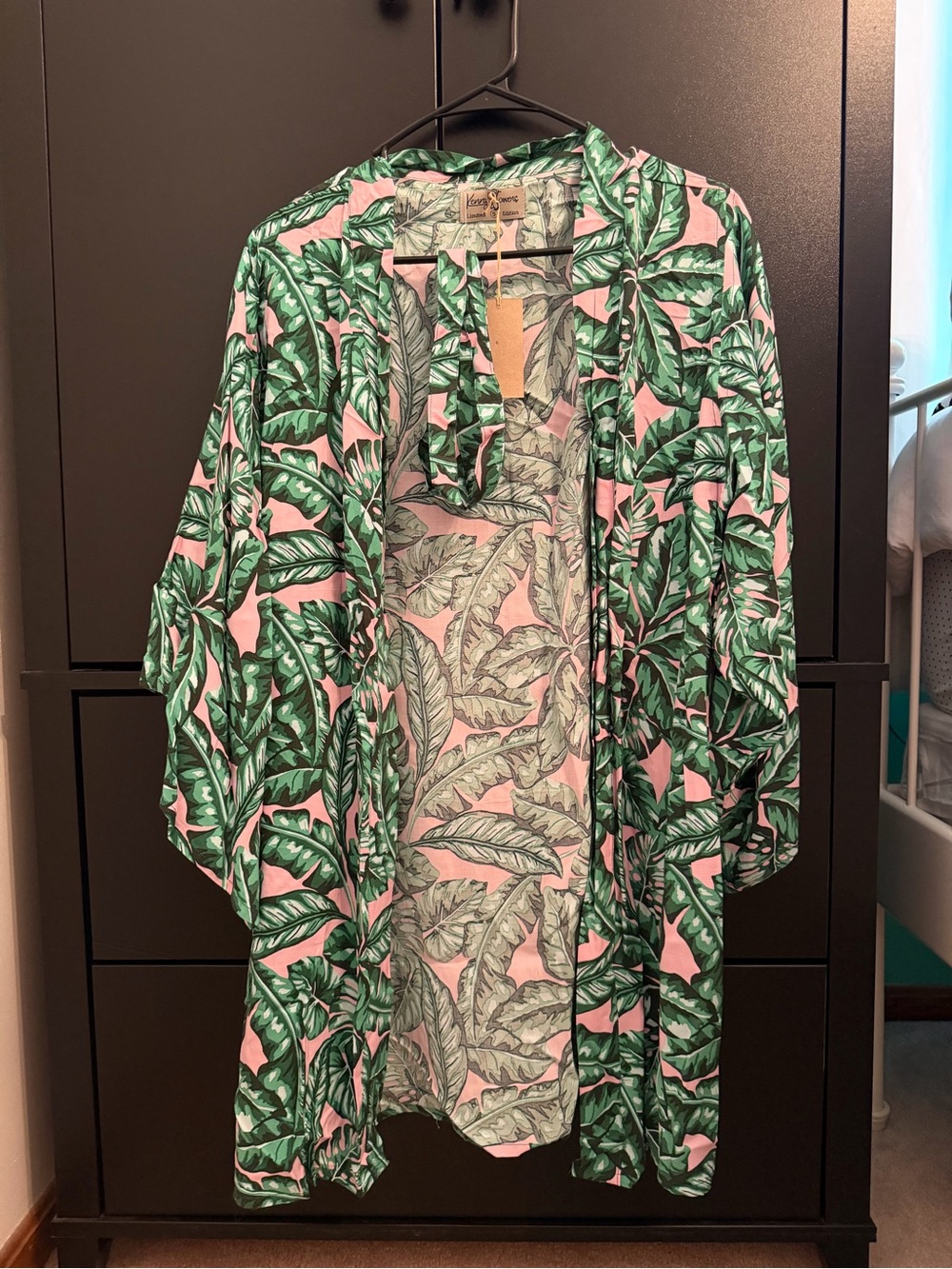 Kenny Flowers Pink & Green Tropical Leaf Robe